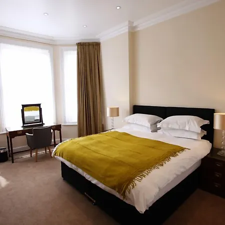 Glenlyn Hotel & Apartments-2